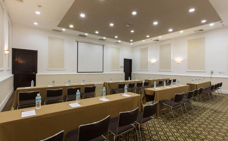 Constelación II Krystal® Satélite María Bárbara Cidade do México Constelación II Krystal® Satélite María Bárbara Cidade do México