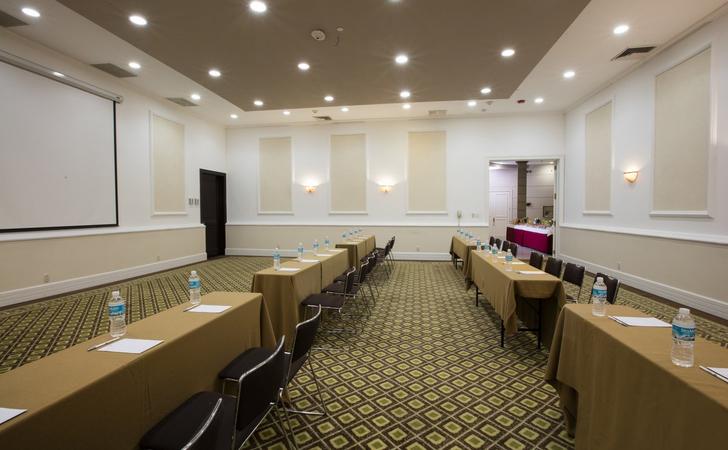 Constelación III Krystal® Satélite María Bárbara Cidade do México Constelación III Krystal® Satélite María Bárbara Cidade do México